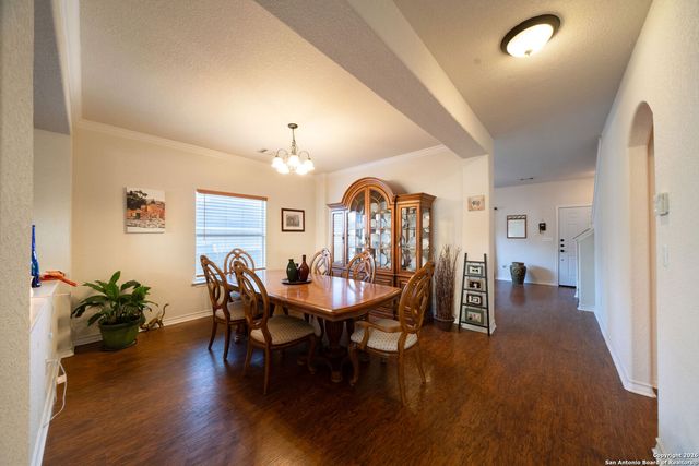 14406 Barn Ct, Elmendorf, TX 78112