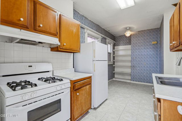 1008 E RIO GRANDE Avenue, El Paso, TX 79902