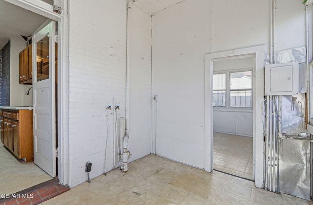 1008 E RIO GRANDE Avenue, El Paso, TX 79902