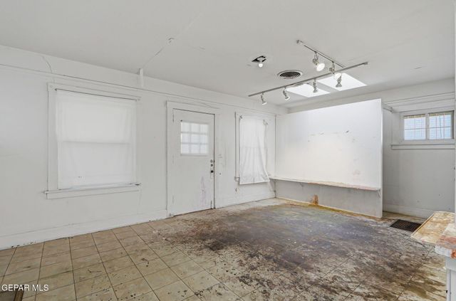 1008 E RIO GRANDE Avenue, El Paso, TX 79902