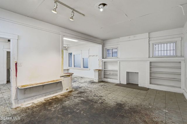 1008 E RIO GRANDE Avenue, El Paso, TX 79902