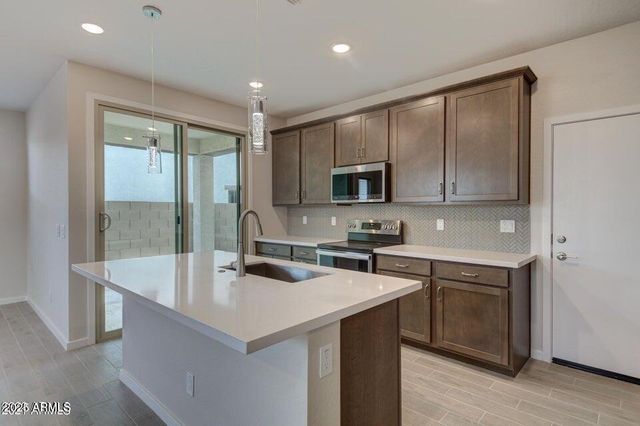 2831 S CENTRAL Drive, Chandler, AZ 85286