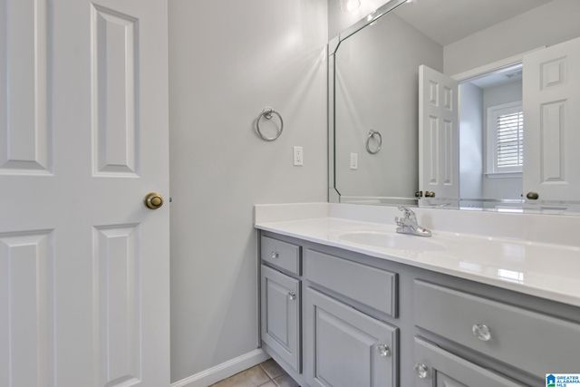 565 PARK LAKE LANE, Helena, AL 35080