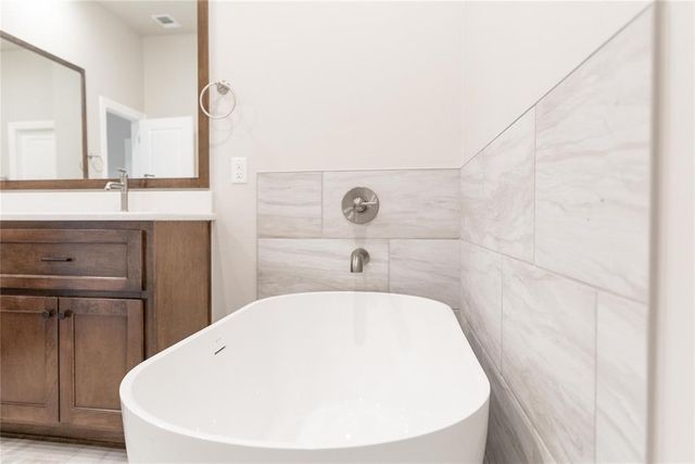 9305 NW 115th Terrace, Yukon, OK 73099