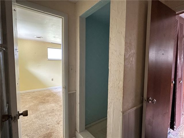 14 W Hillcrest Rd, Nottingham, PA 15330