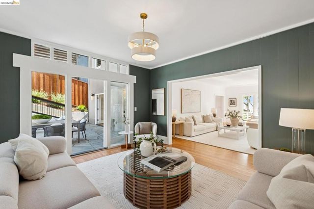 1001 Cragmont Ave, Berkeley, CA 94708