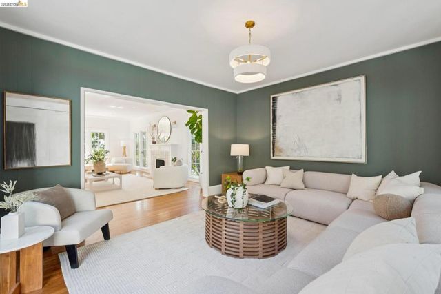 1001 Cragmont Ave, Berkeley, CA 94708