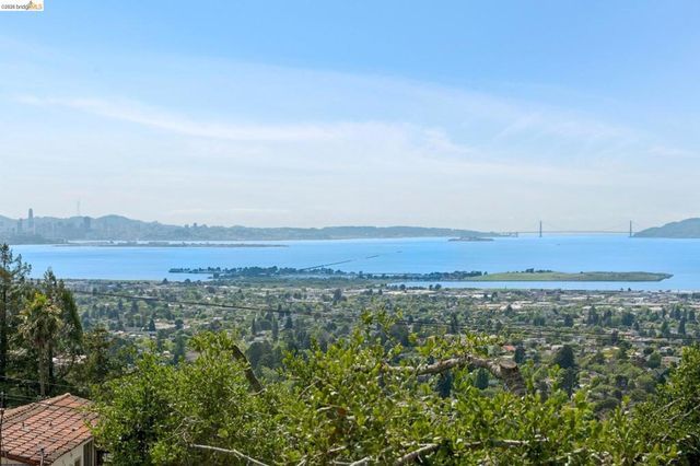 1001 Cragmont Ave, Berkeley, CA 94708
