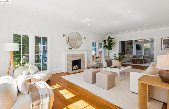 1001 Cragmont Ave, Berkeley, CA 94708
