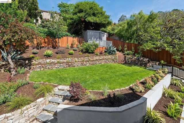 1001 Cragmont Ave, Berkeley, CA 94708