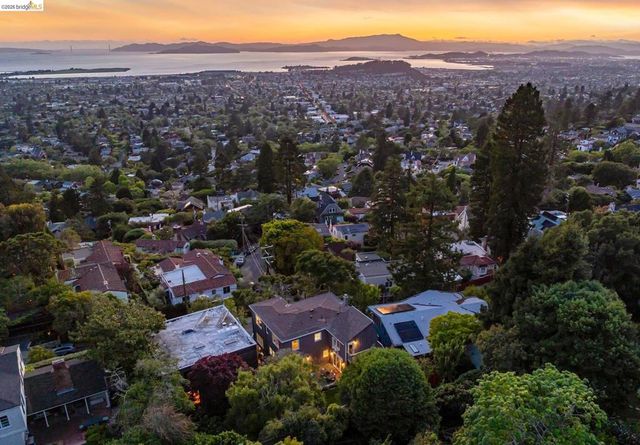 1001 Cragmont Ave, Berkeley, CA 94708