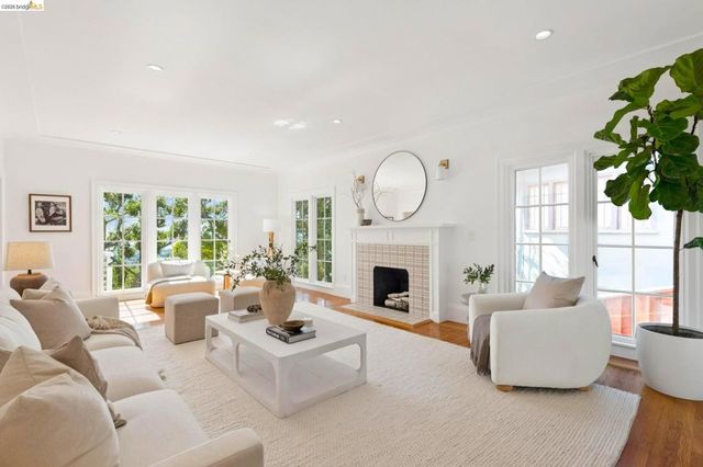 1001 Cragmont Ave, Berkeley, CA 94708