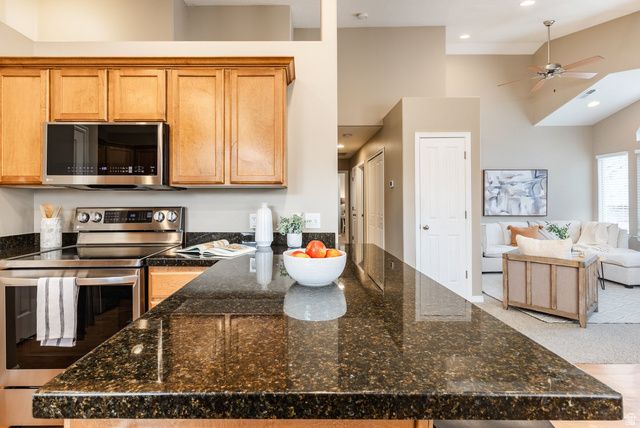 4594 S RED SAGE CT, Salt Lake City, UT 84107