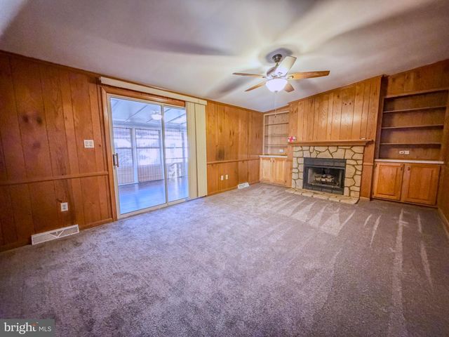 37 LOFT MOUNTAIN DR, Sicklerville, NJ 08081