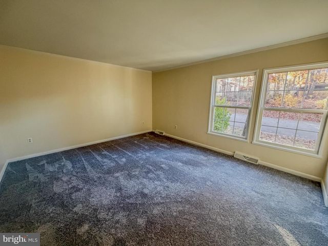 37 LOFT MOUNTAIN DR, Sicklerville, NJ 08081