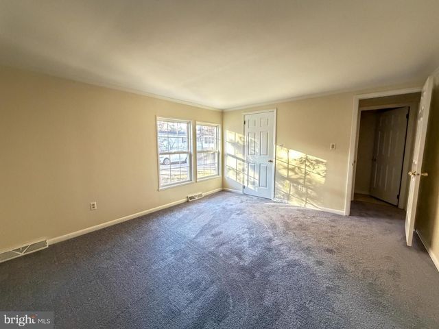 37 LOFT MOUNTAIN DR, Sicklerville, NJ 08081