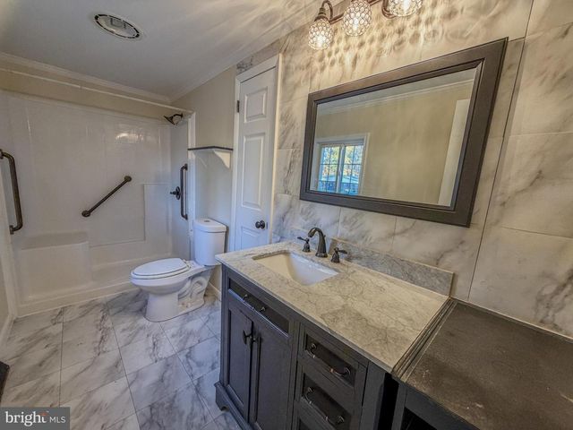 37 LOFT MOUNTAIN DR, Sicklerville, NJ 08081