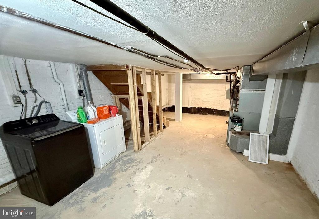 Image 27 of property listing at 659 PORTLAND ST, Baltimore, MD 21230