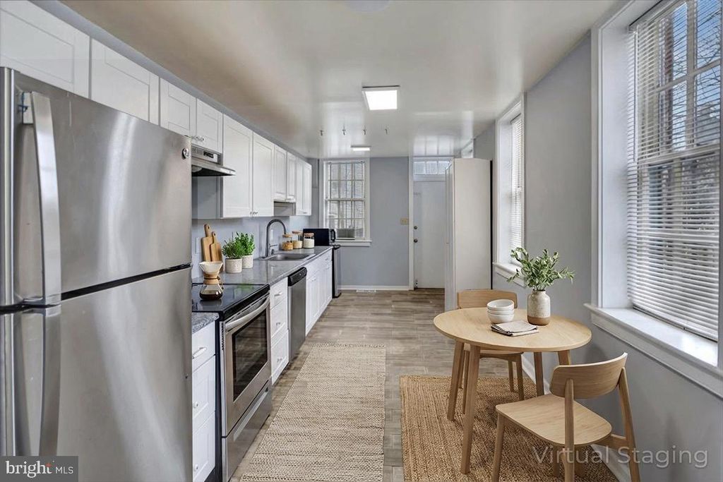 Image 9 of property listing at 659 PORTLAND ST, Baltimore, MD 21230