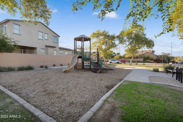 18438 W LAVENDER Lane, Goodyear, AZ 85338