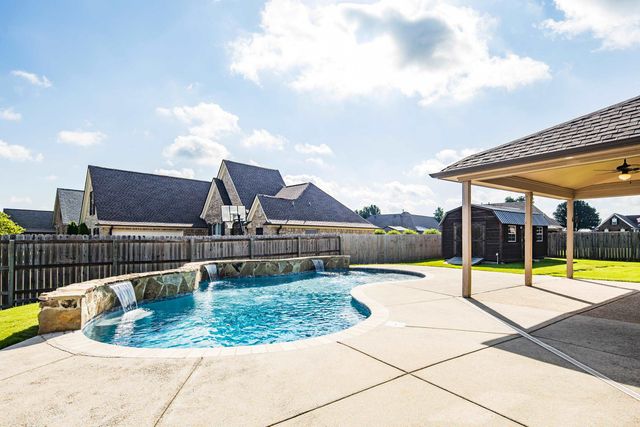 200 HEDGE ROSE BLVD, Somerville, TN 38068