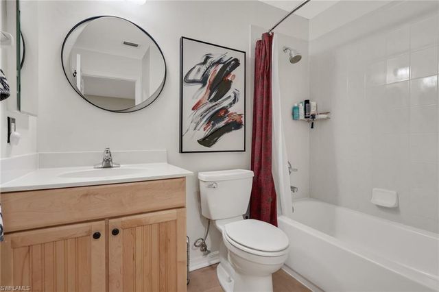 9723 Heatherstone Lake CT # 3, Estero, FL 33928