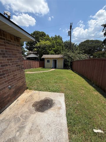 4122 Cochise Drive, Balch Springs, TX 75180