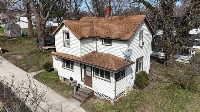 30 22nd Street NW, Barberton, OH 44203