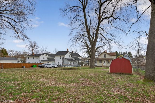 30 22nd Street NW, Barberton, OH 44203