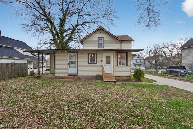 30 22nd Street NW, Barberton, OH 44203