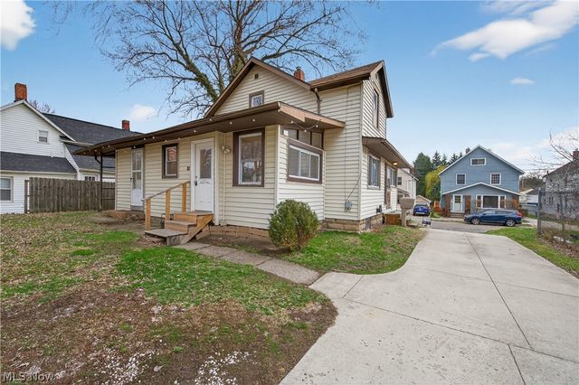 30 22nd Street NW, Barberton, OH 44203