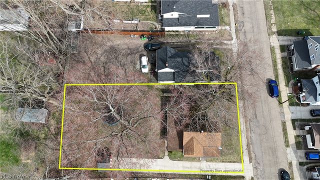 30 22nd Street NW, Barberton, OH 44203