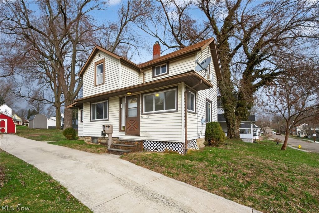 30 22nd Street NW, Barberton, OH 44203