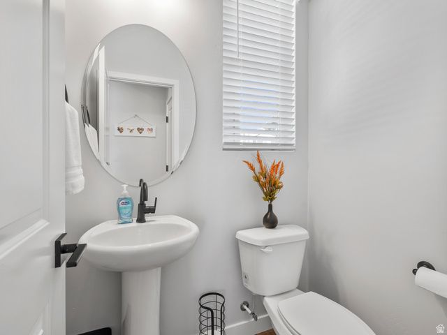 3062 S 2425 W, Syracuse, UT 84075