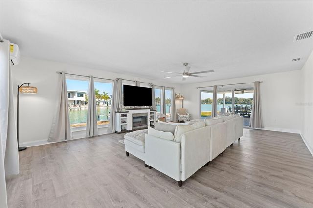 7811 1ST AVENUE S, St Petersburg, FL 33707