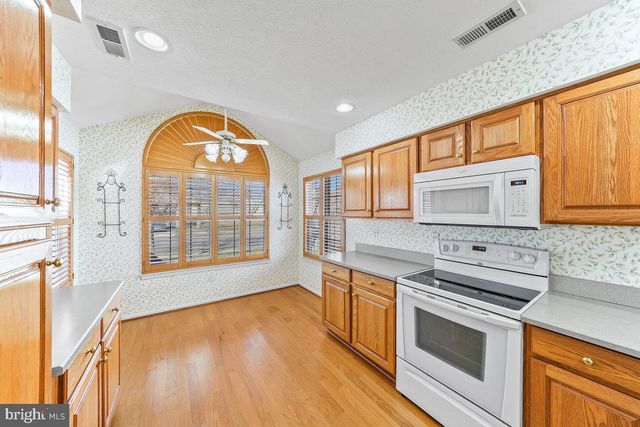 149 INDIGO DR, Mount Laurel, NJ 08054