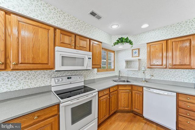 149 INDIGO DR, Mount Laurel, NJ 08054