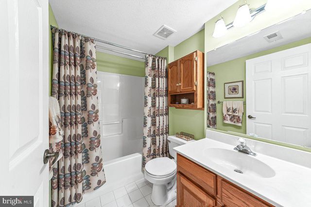 149 INDIGO DR, Mount Laurel, NJ 08054