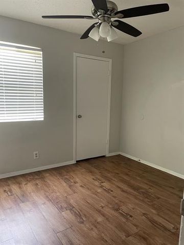 9806 Roxanna DR C, Austin, TX 78748