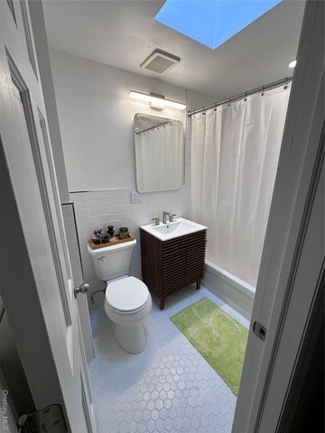 141 Conselyea Street, Brooklyn, NY 11211