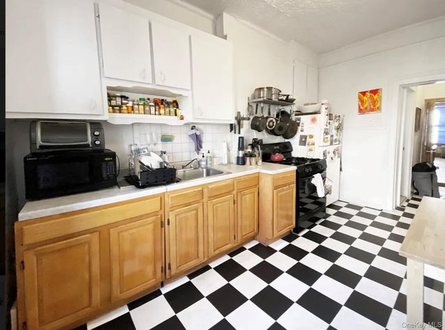 141 Conselyea Street, Brooklyn, NY 11211