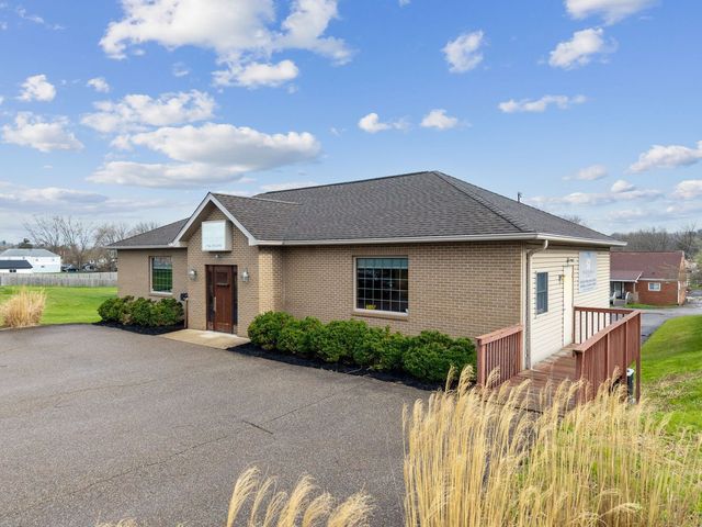 3293 Leechburg ROAD, Lower Burrell, PA 15068