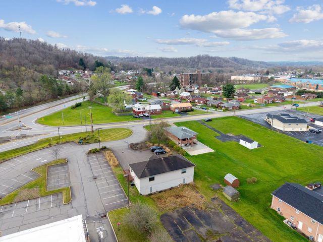 3293 Leechburg ROAD, Lower Burrell, PA 15068