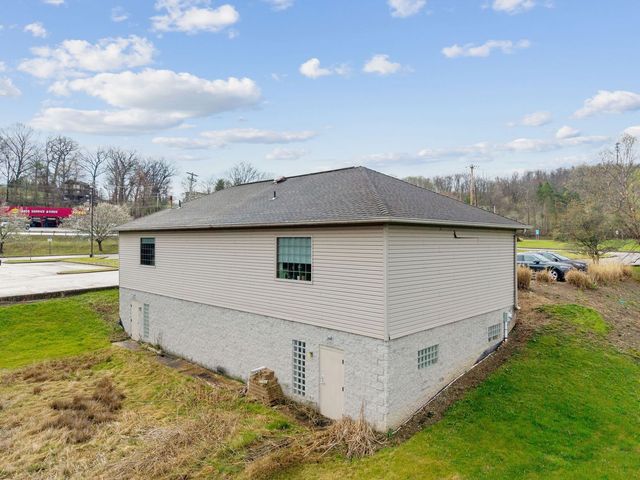 3293 Leechburg ROAD, Lower Burrell, PA 15068