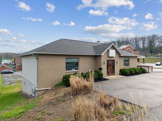 3293 Leechburg ROAD, Lower Burrell, PA 15068