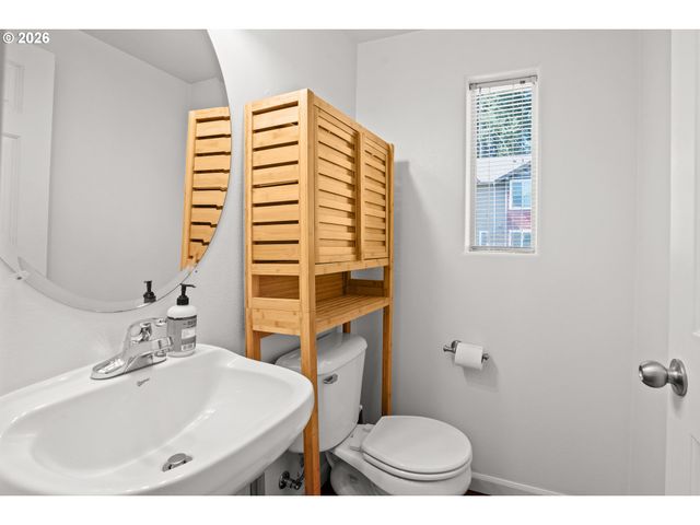 15465 Sw SPARROW Loop 104, Beaverton, OR 97007