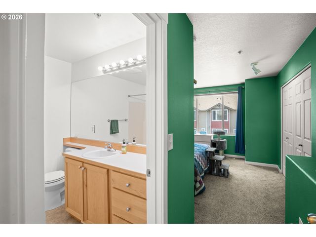 15465 Sw SPARROW Loop 104, Beaverton, OR 97007