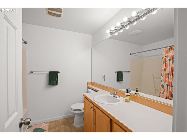 15465 Sw SPARROW Loop 104, Beaverton, OR 97007