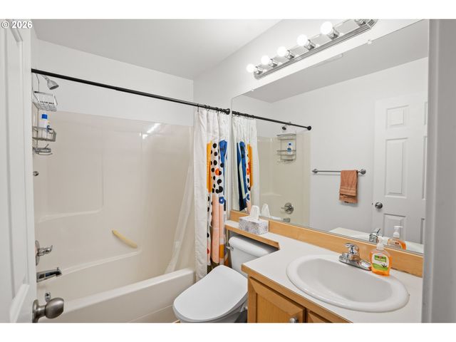 15465 Sw SPARROW Loop 104, Beaverton, OR 97007