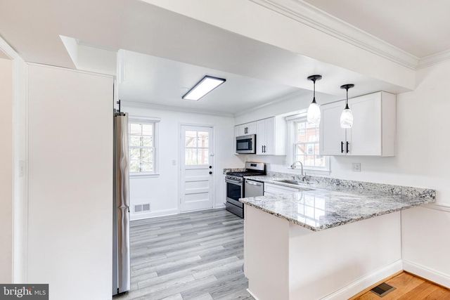 2001 TREE LN, Lutherville Timonium, MD 21093